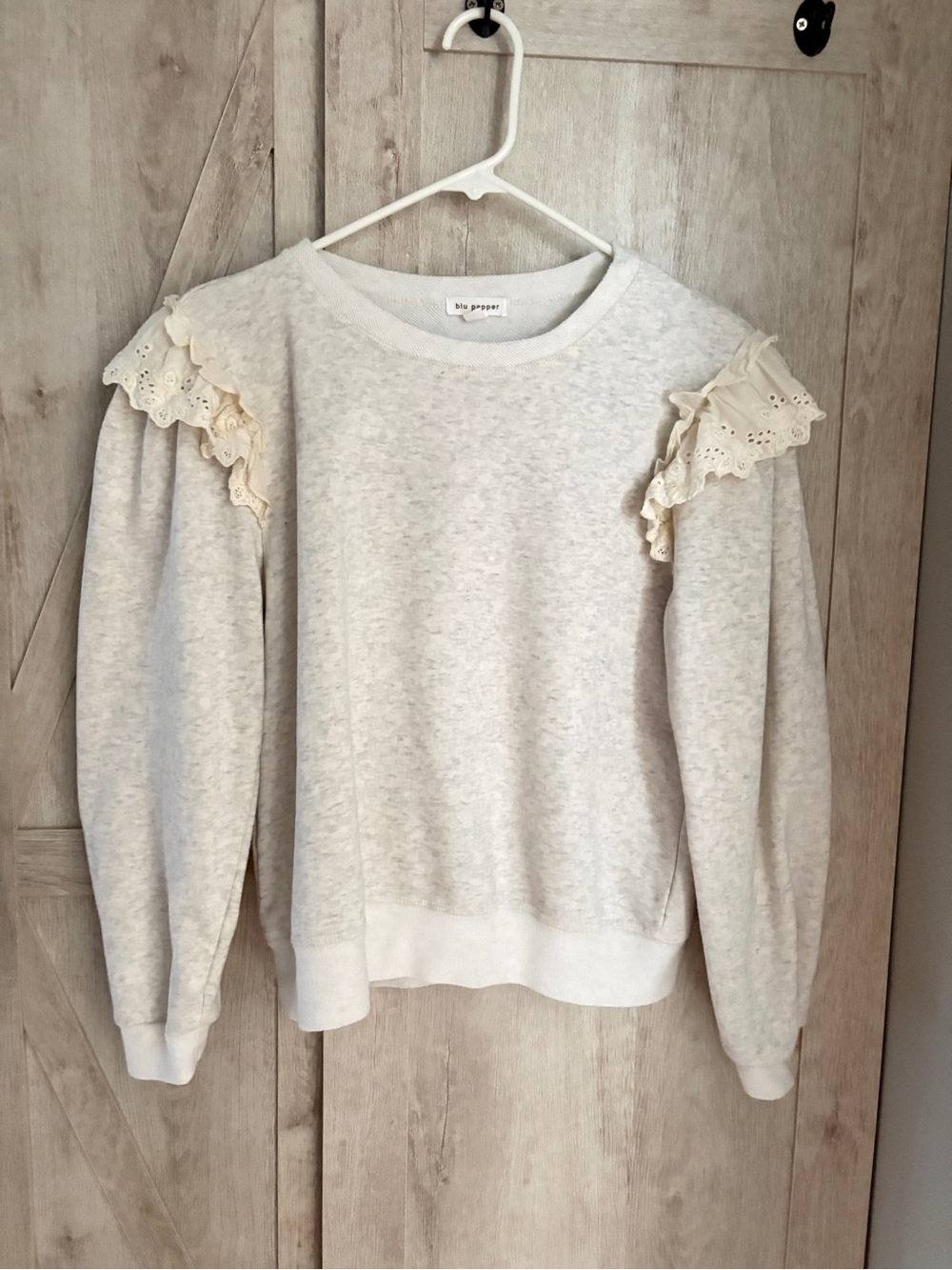 Blue Pepper Heather Gray Eyelet Ruffle Sweatshirt Top | Small